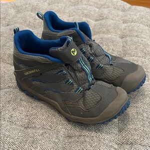 Merrell Chameleon waterproof hiking boots size 7M